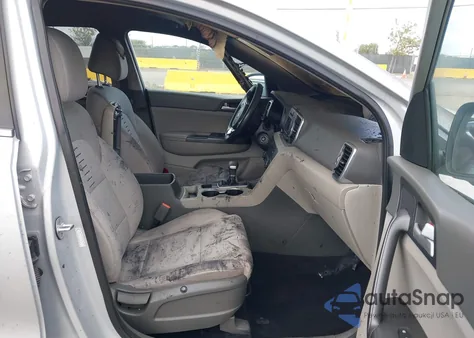 2018 Kia Sportage Lx z USA, uszkodzony, nr VIN KNDPMCACXJ7309979